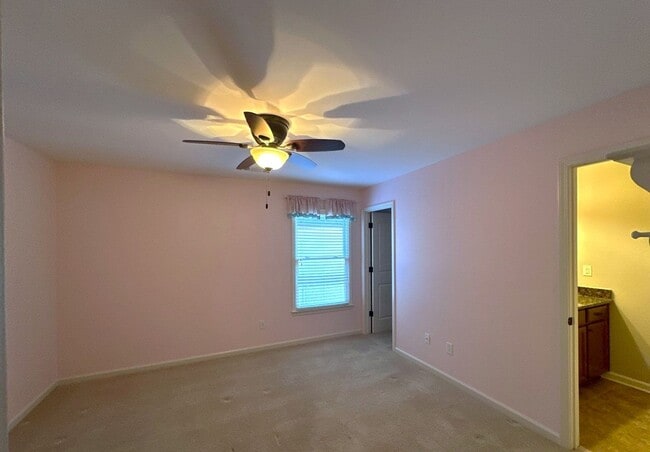 Building Photo - 5 Bedroom /4 Bath House in LAKELAND!!!