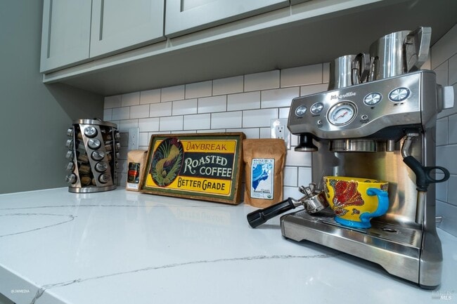 Building Photo - 517 Leafhaven Ln