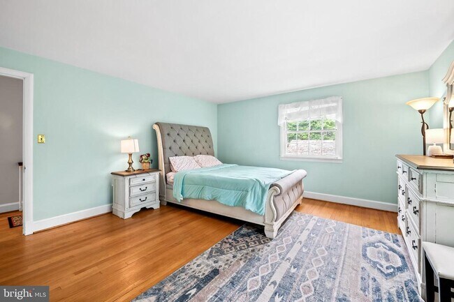 Building Photo - 5113 N Charles St