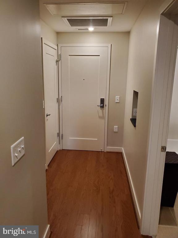 Building Photo - 1320 Fenwick Ln