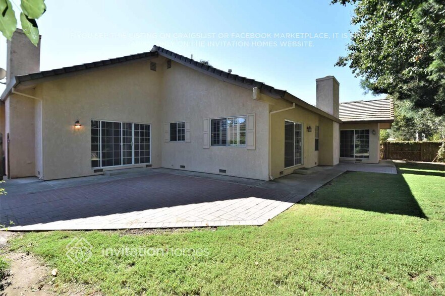 Building Photo - 2209 St Anton Dr