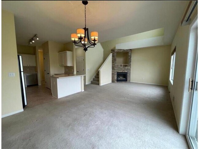 Building Photo - 10986 Isanti Ct NE