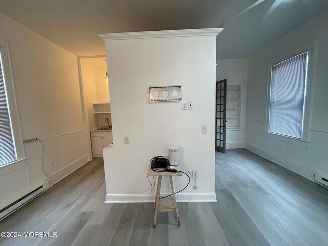 Building Photo - 212 11th Ave