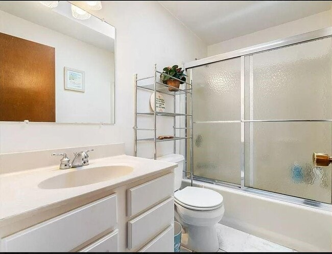 Building Photo - 65 Alder Rd