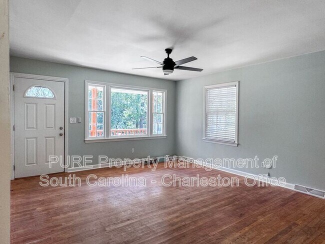 Building Photo - 2640 Orchid Ave