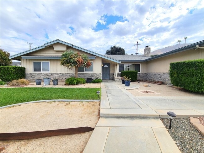 Building Photo - 12149 Country Club Ln