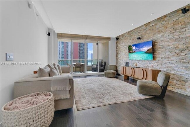 Building Photo - 3340 NE 190th St