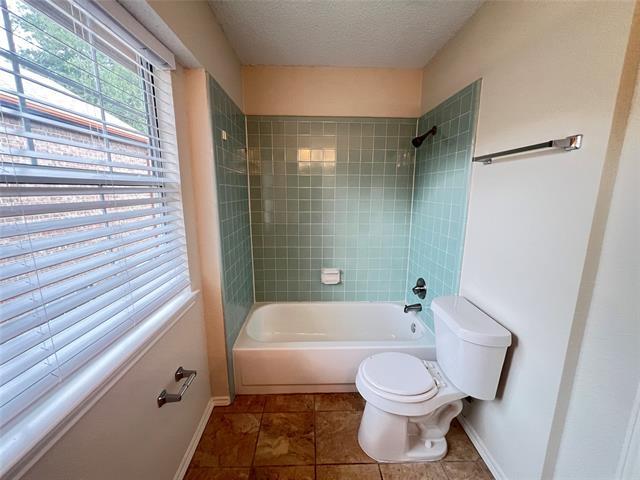 Building Photo - 723 Sumner Dr