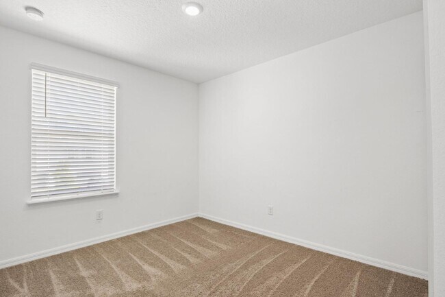 Building Photo - 3252 Brookasher Dr
