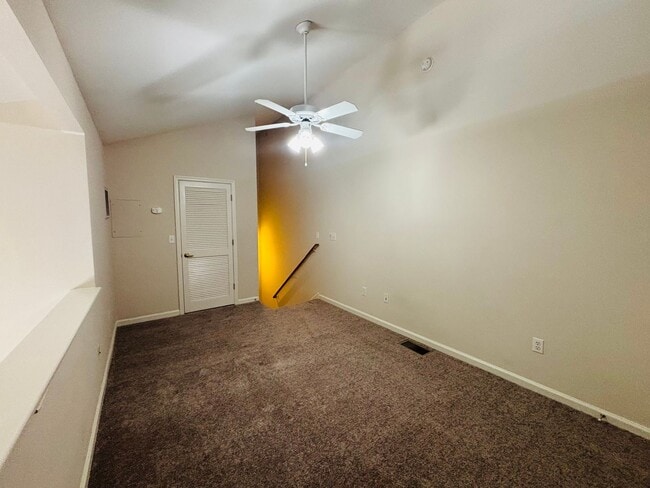 Building Photo - 209 S Knollwood Dr