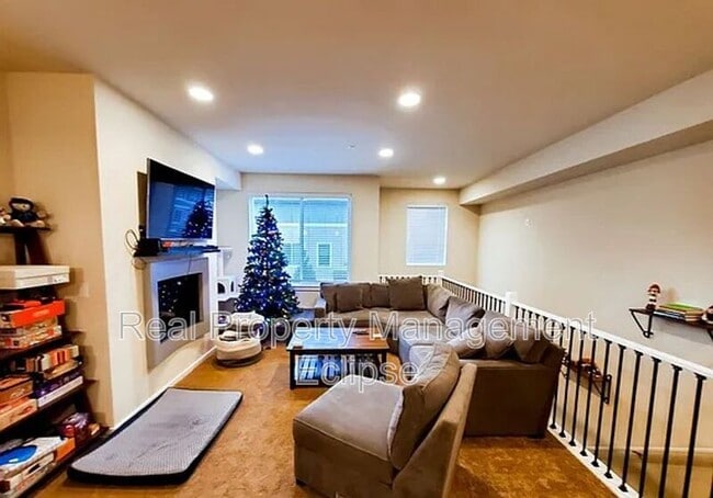 Building Photo - 2115 201st Pl SE