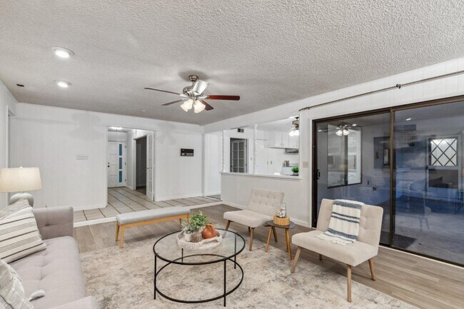 Building Photo - 3094 W Escalon Ave