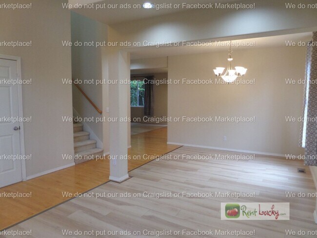 Building Photo - Meticulously Maintained 4-Bedroom Home in Sought-After Bothell Location!