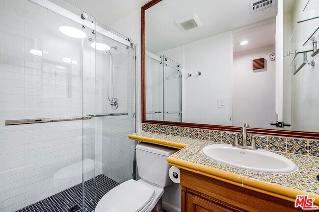 Building Photo - 9507 W Olympic Blvd