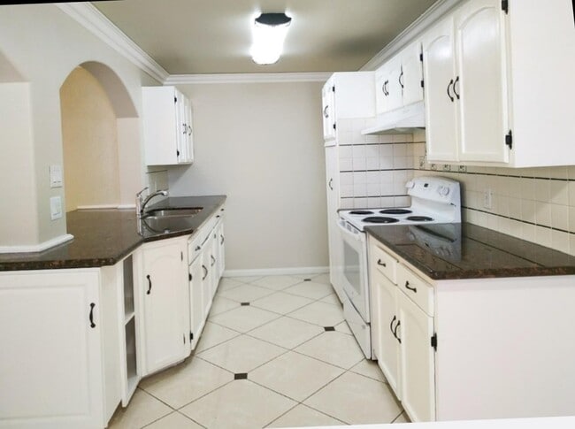 Building Photo - 7485 Loma Verde Way