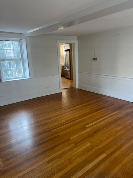Building Photo - 395 Essex St
