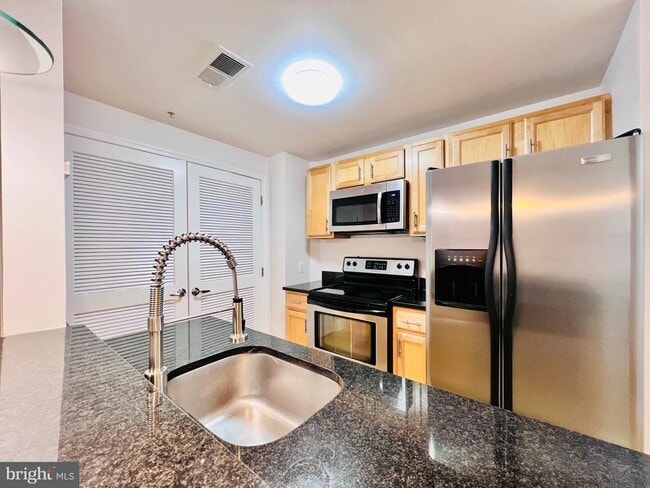 Building Photo - 1108 Columbia Rd NW