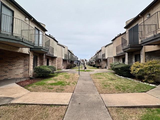 Building Photo - 3808 Landmark Dr