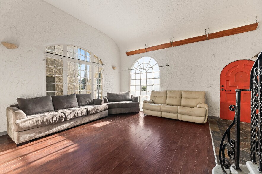 Building Photo - 2814 Ellendale Pl