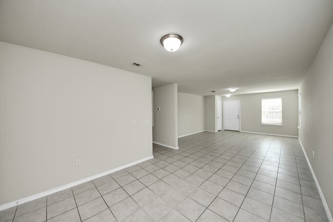 Building Photo - 2710 Lapwing Dr.