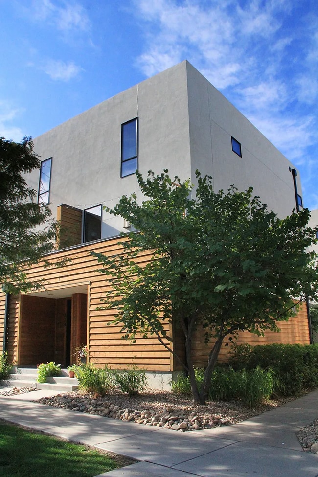 Building Photo - "Charming 2-Bed, 3-Bath Urban Retreat with...