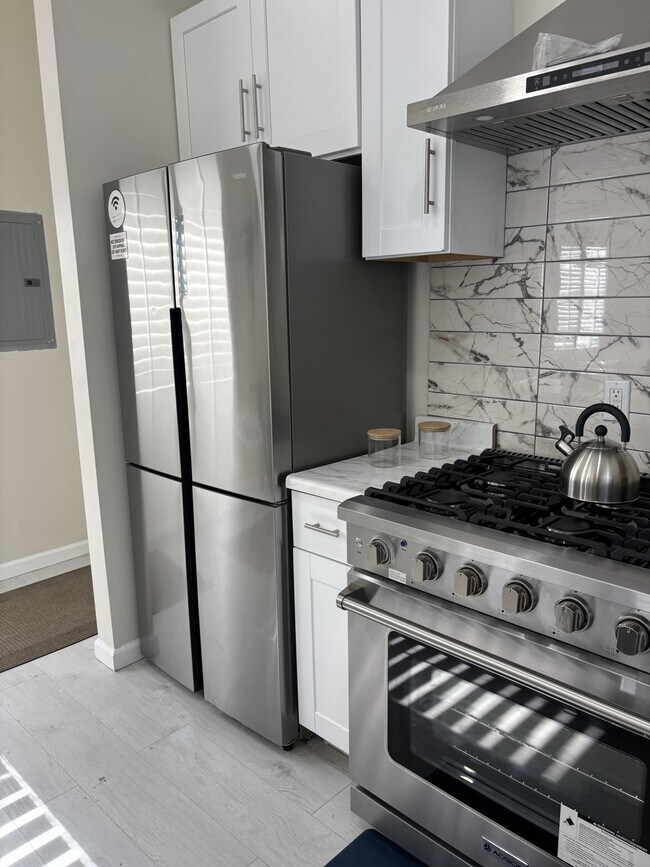 Building Photo - 1704 W 94th St