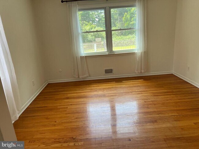 Building Photo - 178 Herrontown Rd
