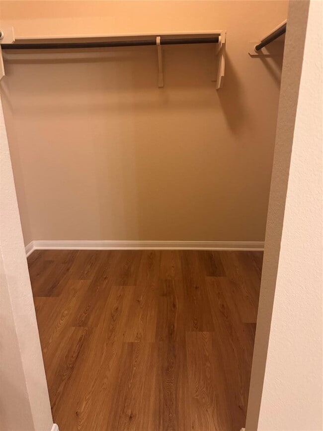 Building Photo - 409 Sabina Dr