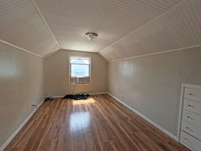 Building Photo - 854 Carneal Rd