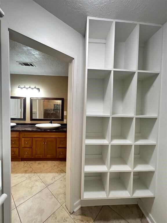 Building Photo - 12965 Larch Ln