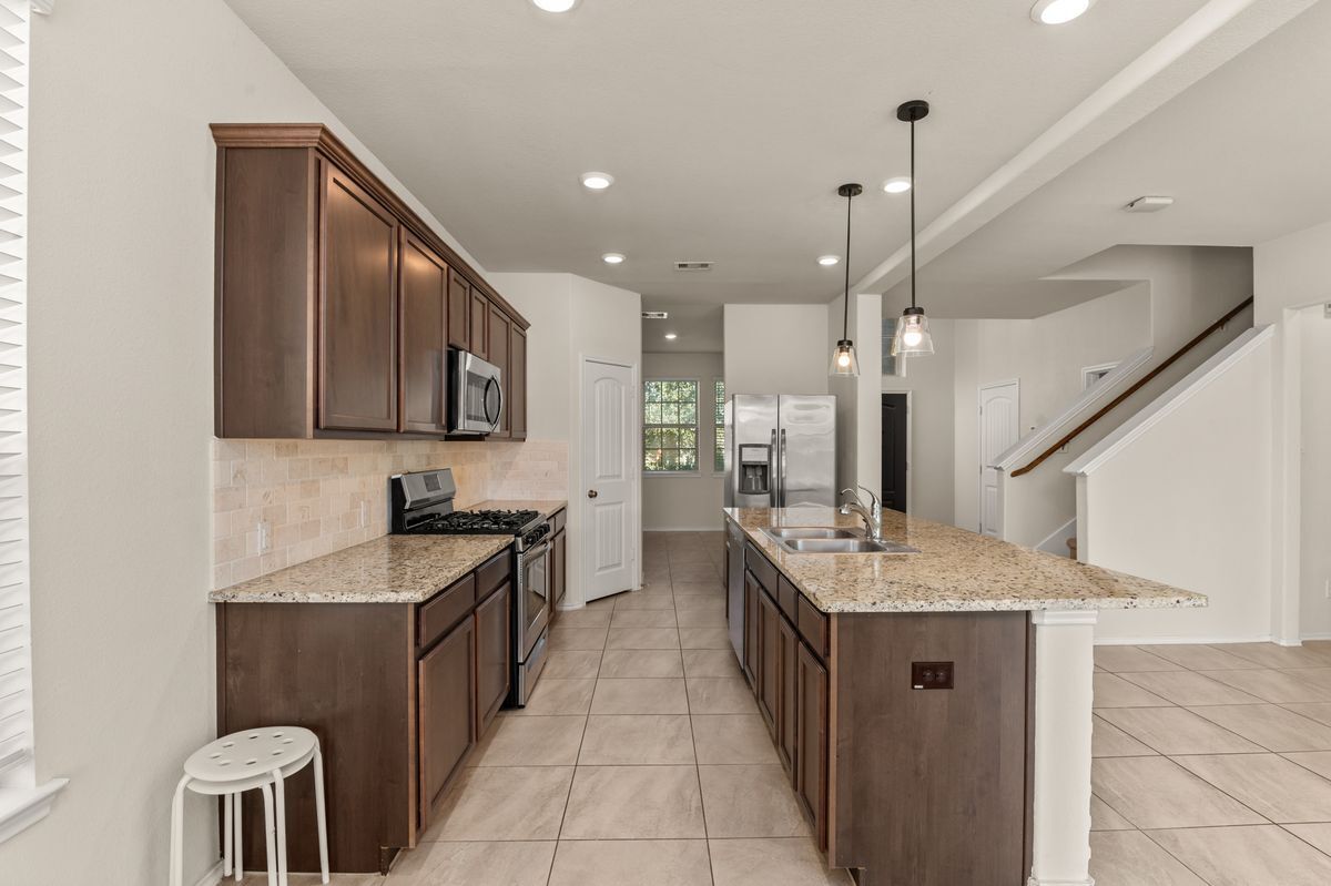 Building Photo - 3715 White Gardenia Ln