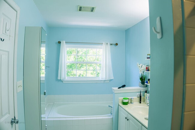 Building Photo - 21682 Kings Crossing Terrace