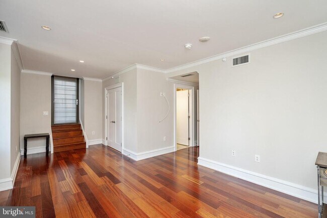 Building Photo - 219 S 18th St