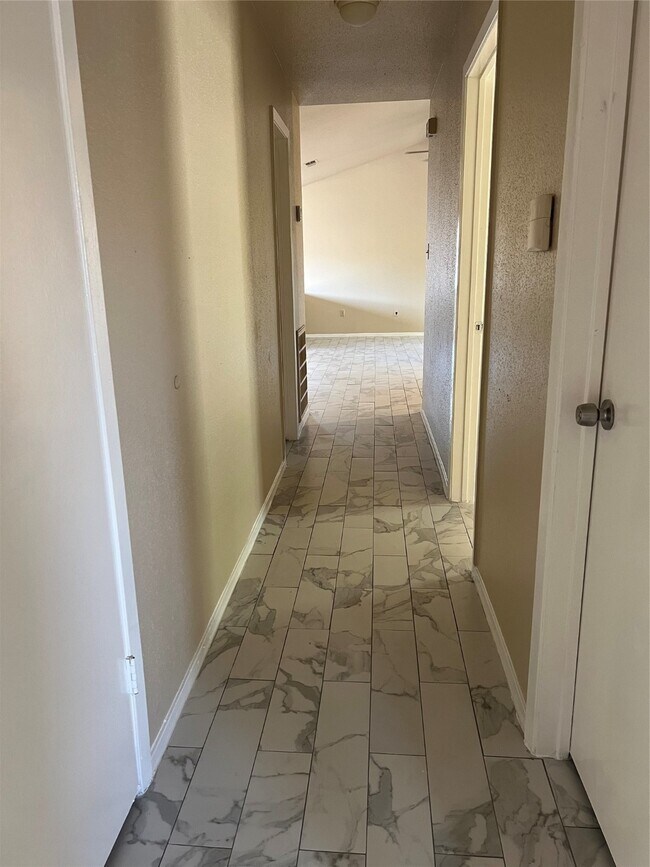 Building Photo - 2503 Ravenwind Rd