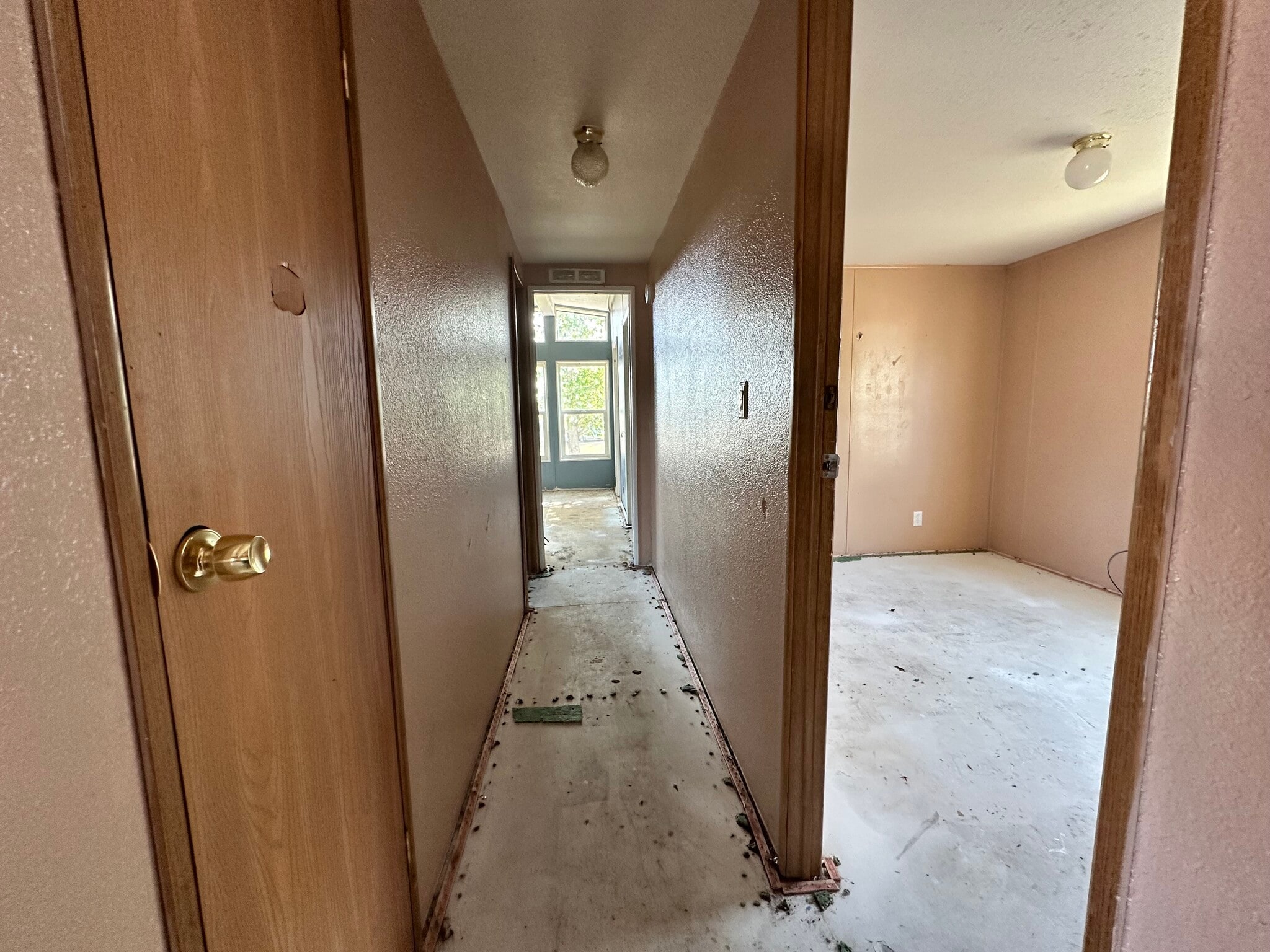 Building Photo - 3 Hartland St N