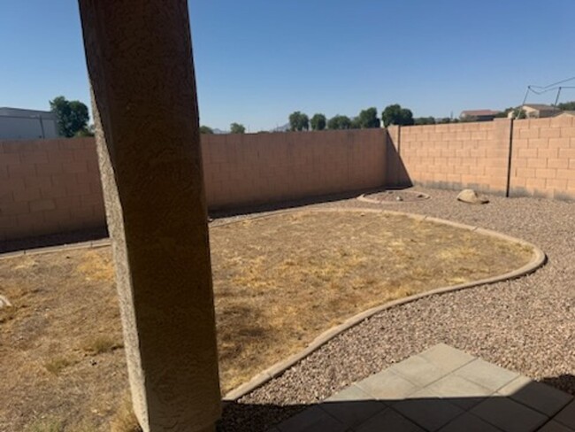 Building Photo - Maricopa 3 bed 2 bath