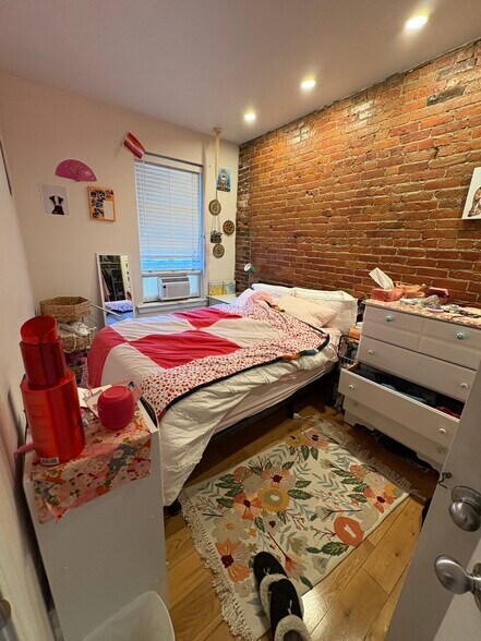 Building Photo - 204 Northampton St