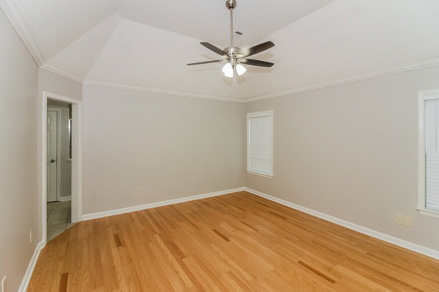 Building Photo - 8315 Red Creek Dr