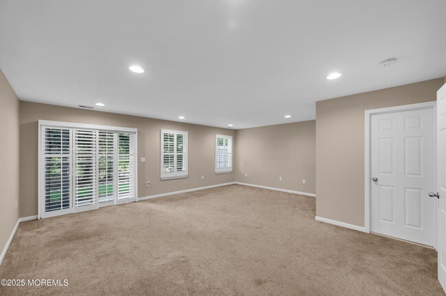 Building Photo - 308 Princeton Court