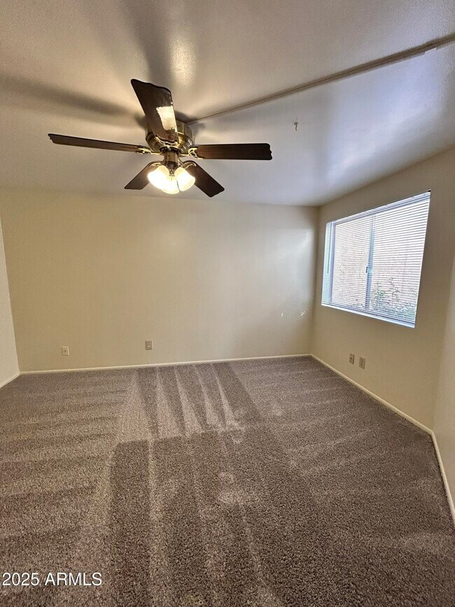 Building Photo - 2120 N Yucca Ct