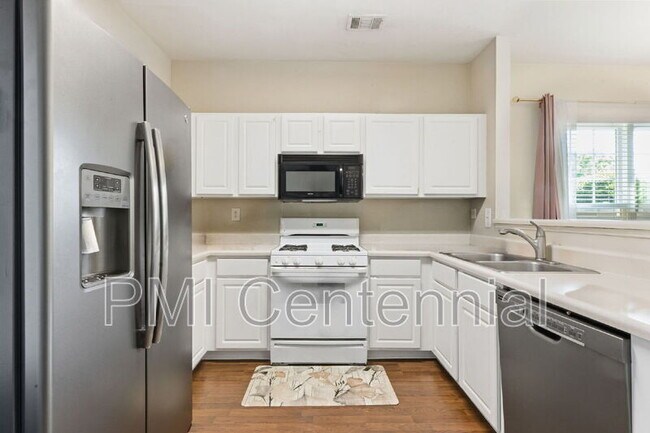 Building Photo - 1528 Cove Creek Cir