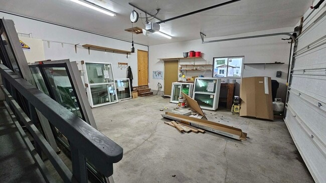 Building Photo - Large House with beautiful landscaping and mission mountain views