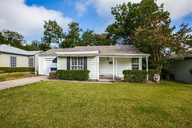 Building Photo - 1425 Cedar Crest Dr