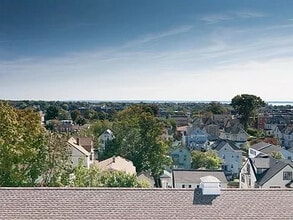 Building Photo - 56 Soundview St