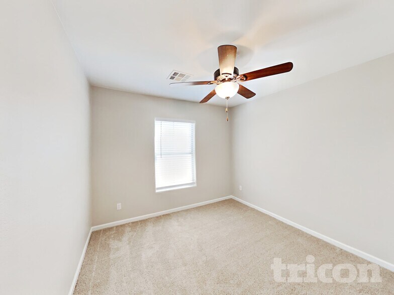 Building Photo - 4598 Hearts Desire Ave