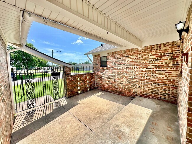 Building Photo - 3 BED 2 BATH-Longview Acres 2nd