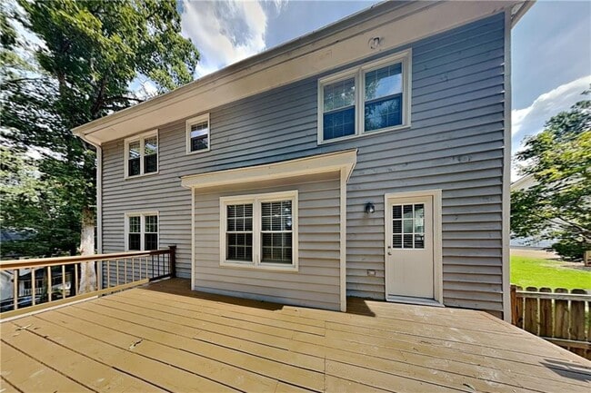 Building Photo - 2200 Hamstead Ct