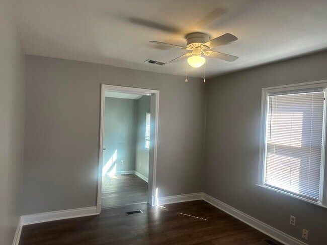 Building Photo - 1105 Sparks Rd