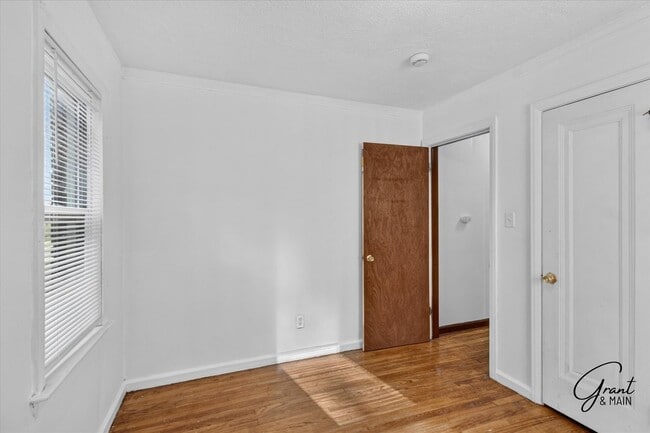 Building Photo - 11434 Laing St