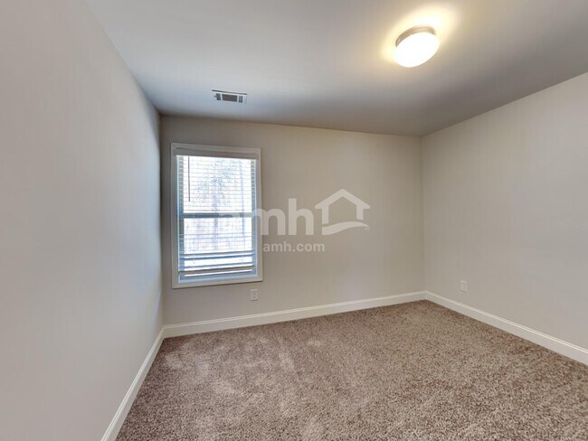 Building Photo - 1250 Victoria Walk Ln